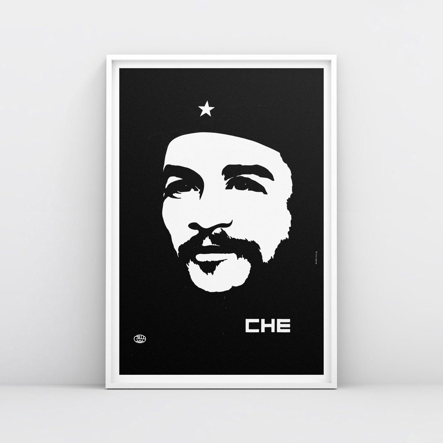 Iconic Soviet poster of Che Guevara from 1983 by Aksenov – revolutionary artwork