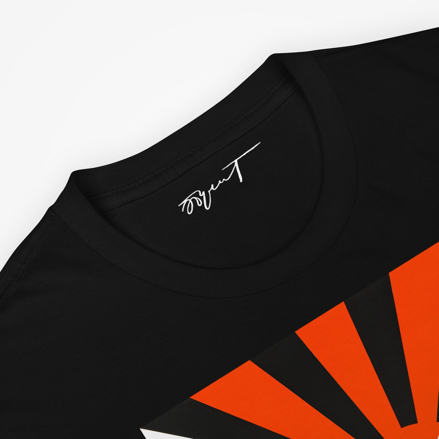 Close-up of Erik Bulatov’s Вперёд (Forward) artwork on a black T-shirt, emphasizing its powerful message