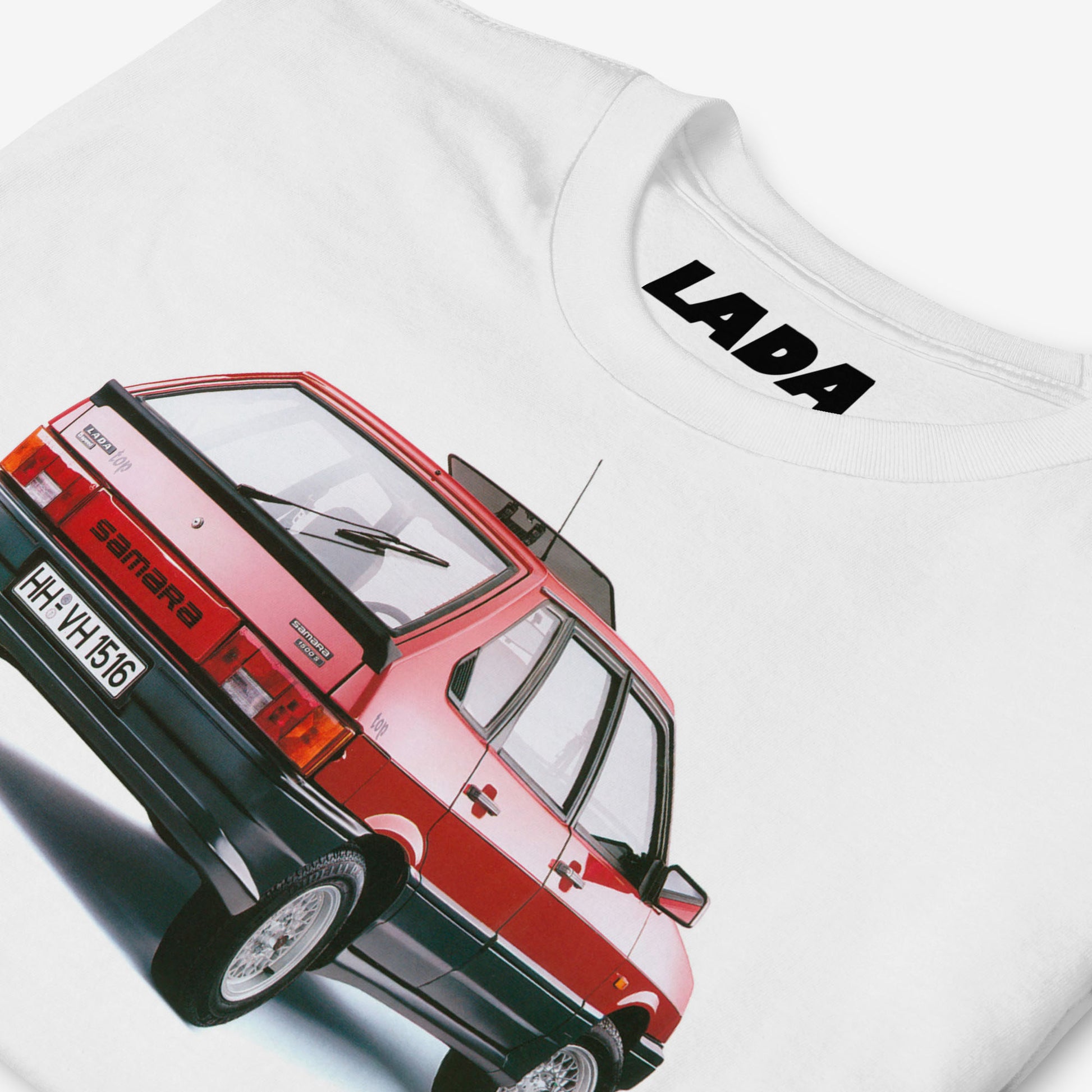 Detailed illustration of the iconic Lada Samara VAZ-2109 printed on a high-quality cotton T-shirt